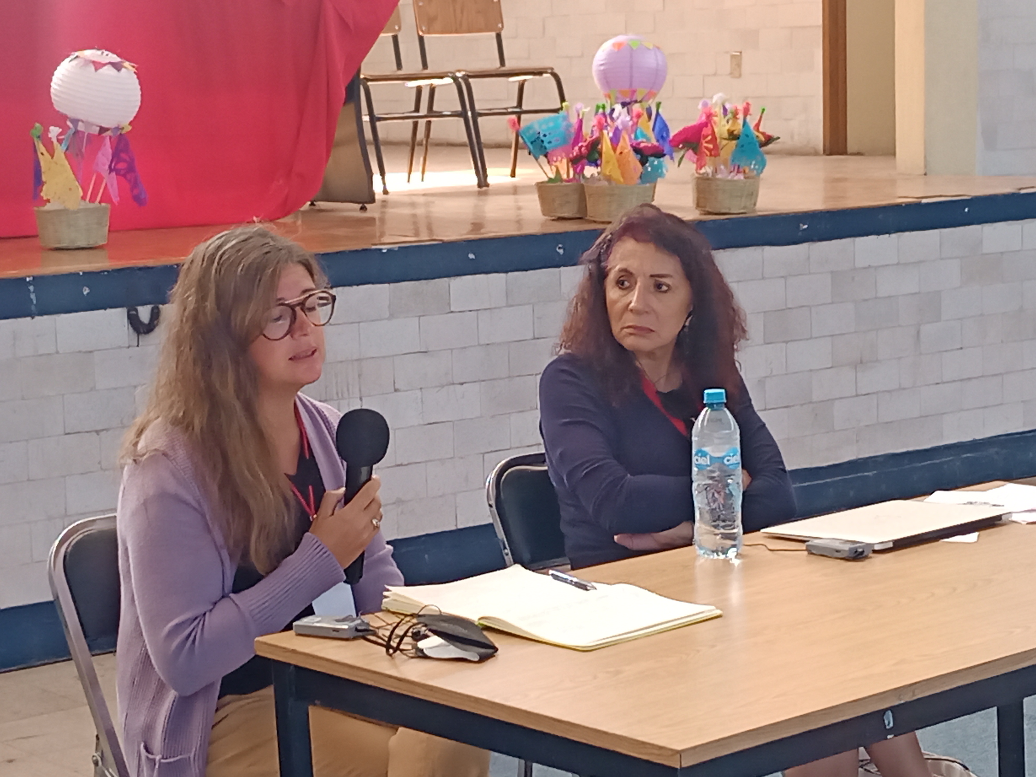 foto visita a escuela rural