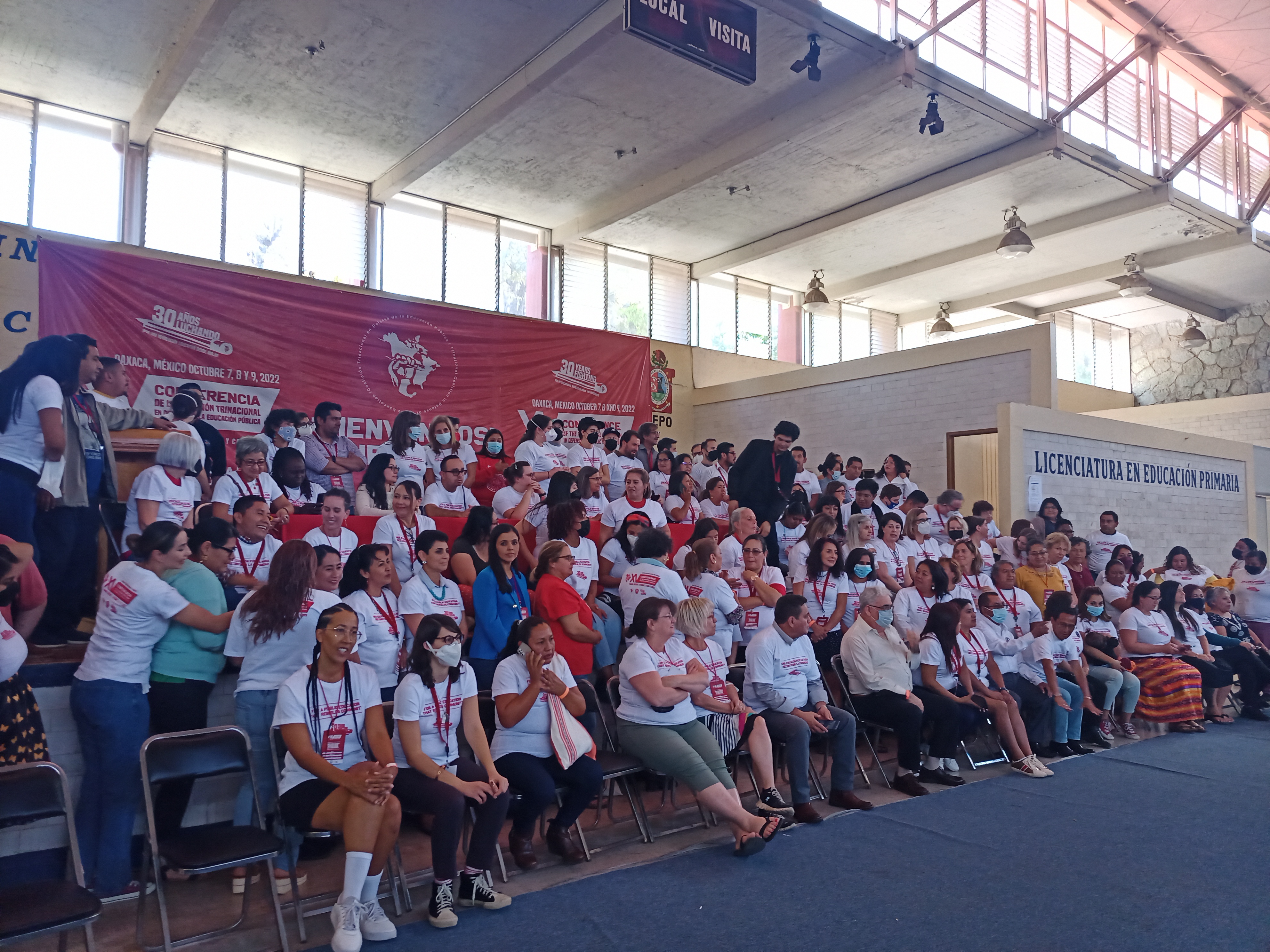 foto visita a escuela rural