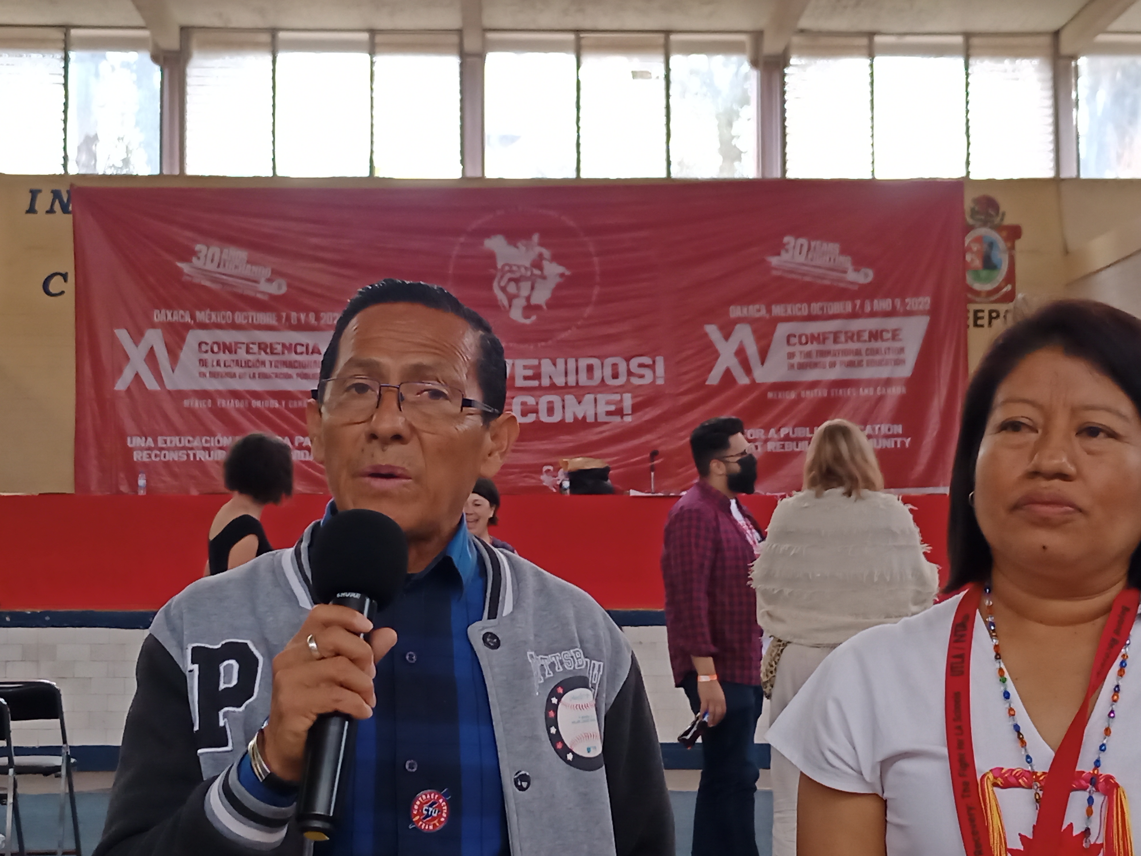 foto visita a escuela rural