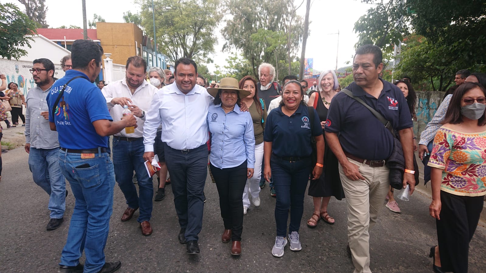 foto visita a escuela rural