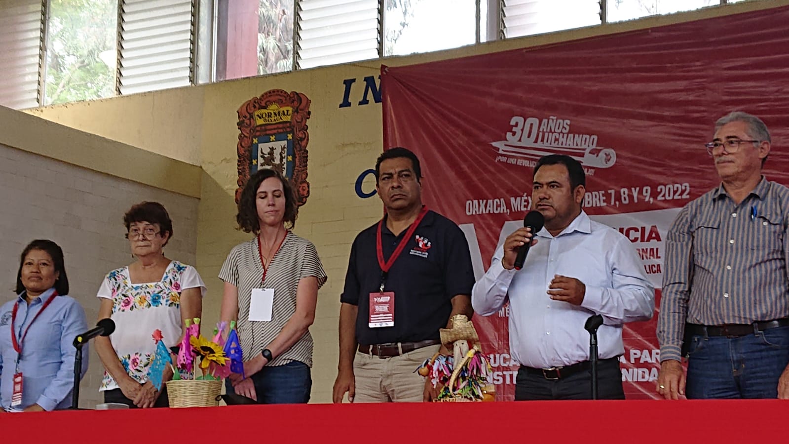 foto visita a escuela rural