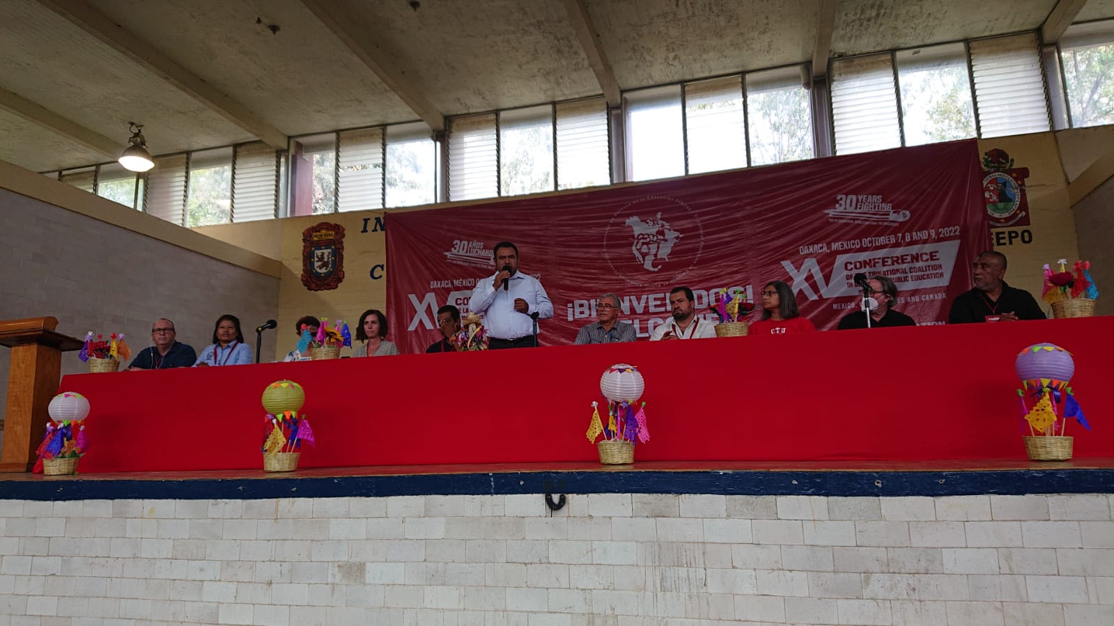 foto visita a escuela rural