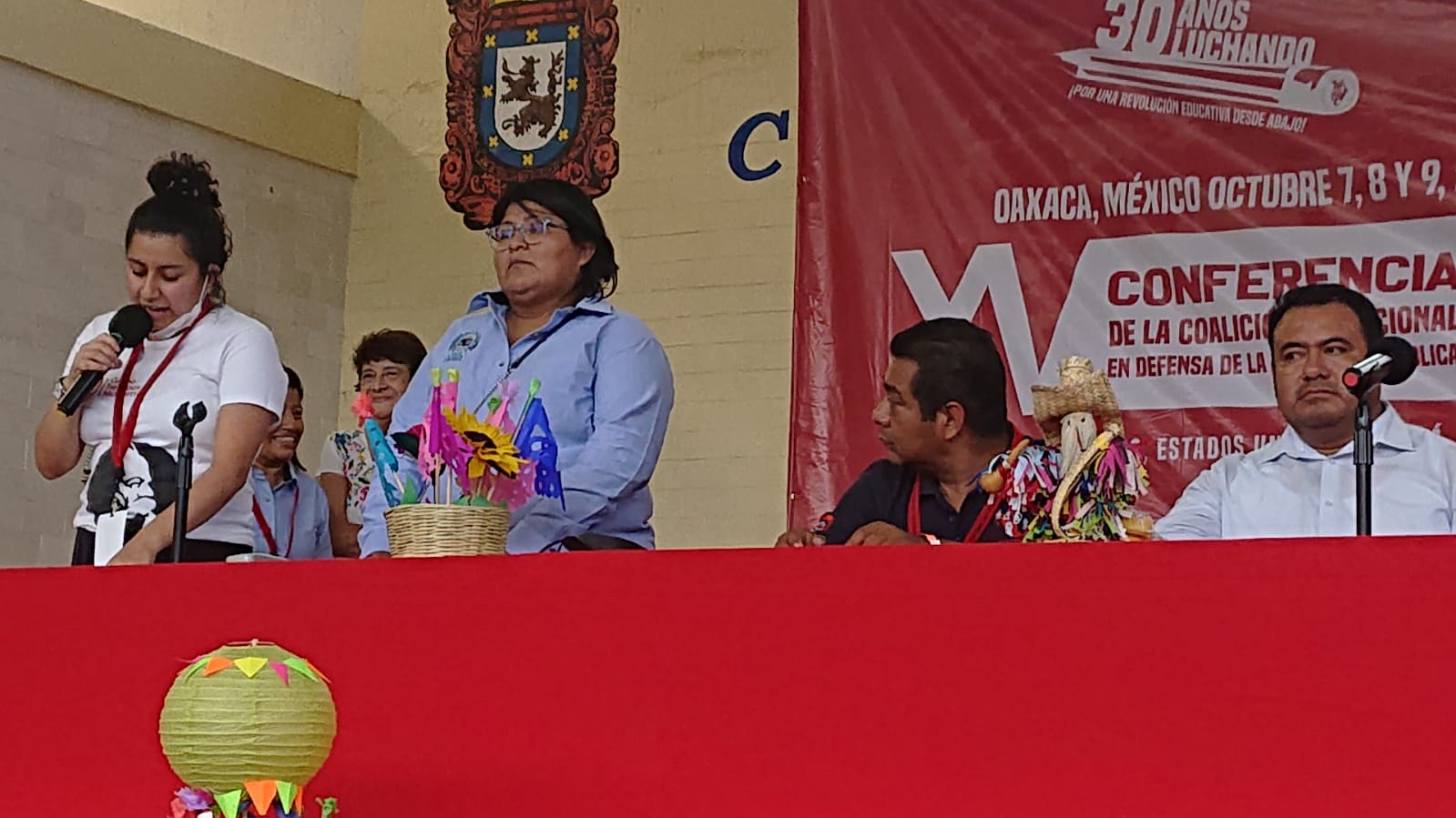 foto visita a escuela rural