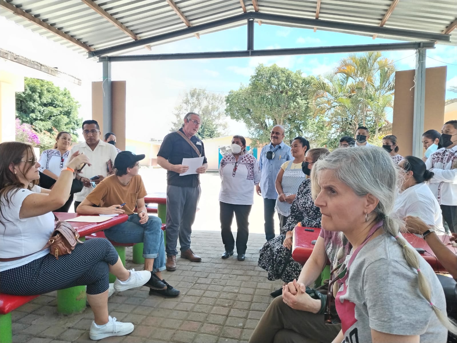 foto visita a escuela rural