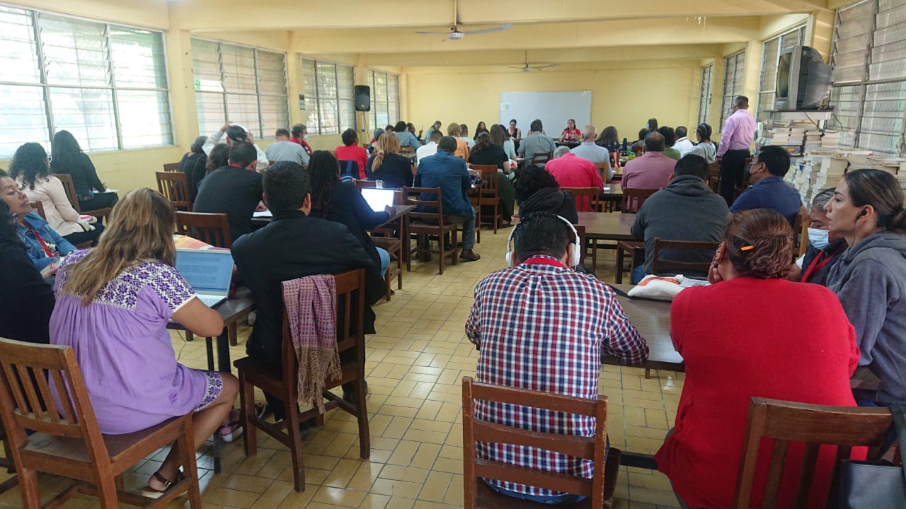 foto visita a escuela rural