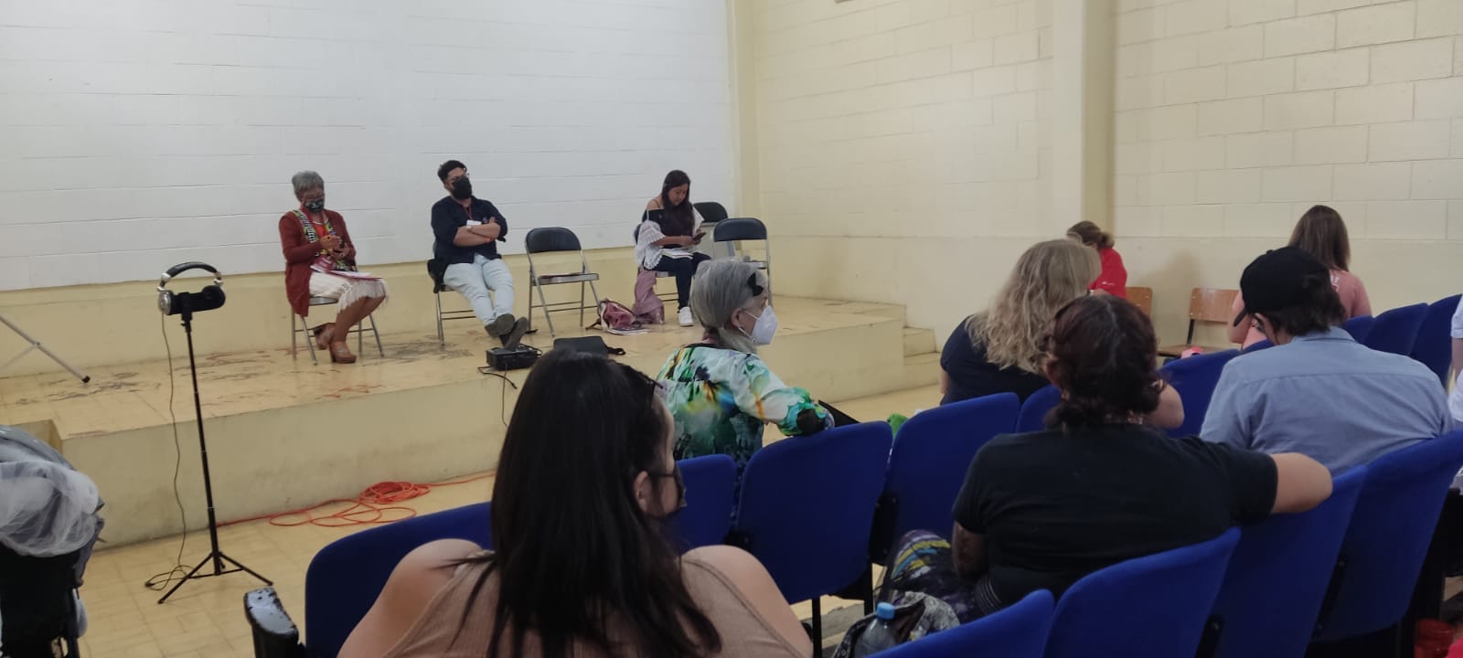 foto visita a escuela rural