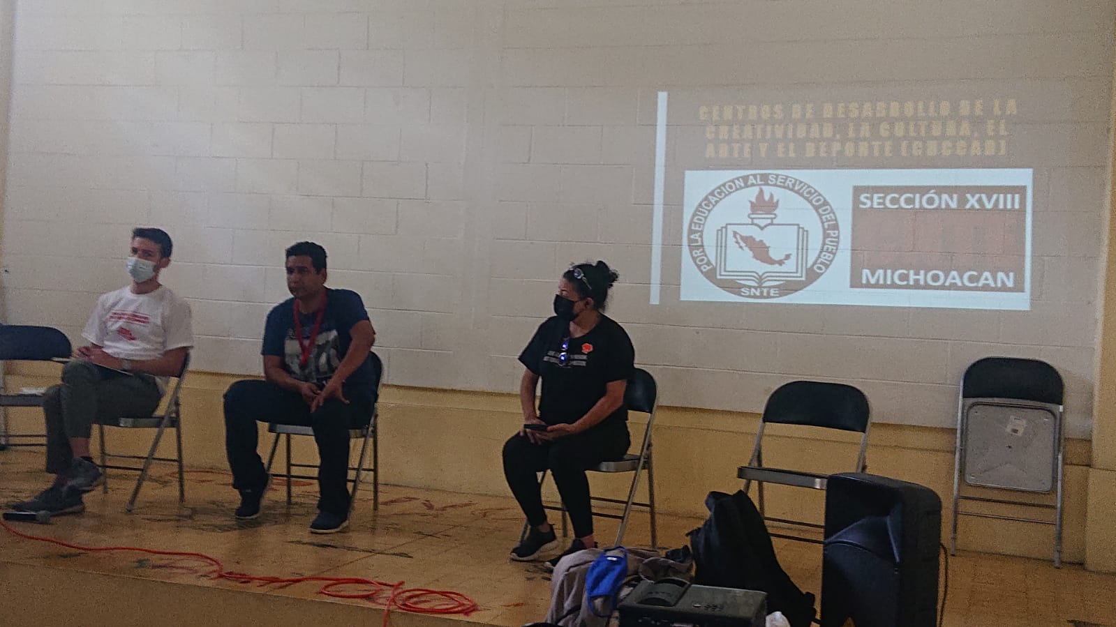 foto visita a escuela rural