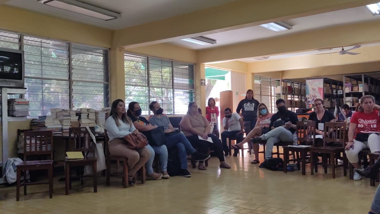 foto visita a escuela rural