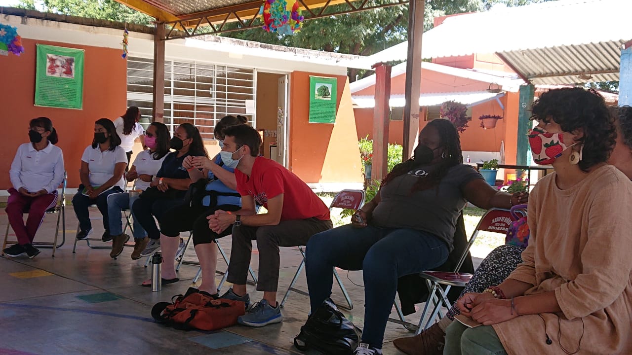 foto visita a escuela rural