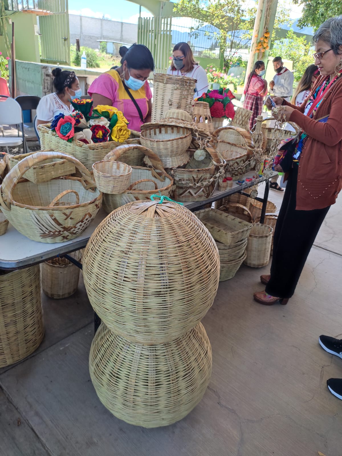 foto visita a escuela rural