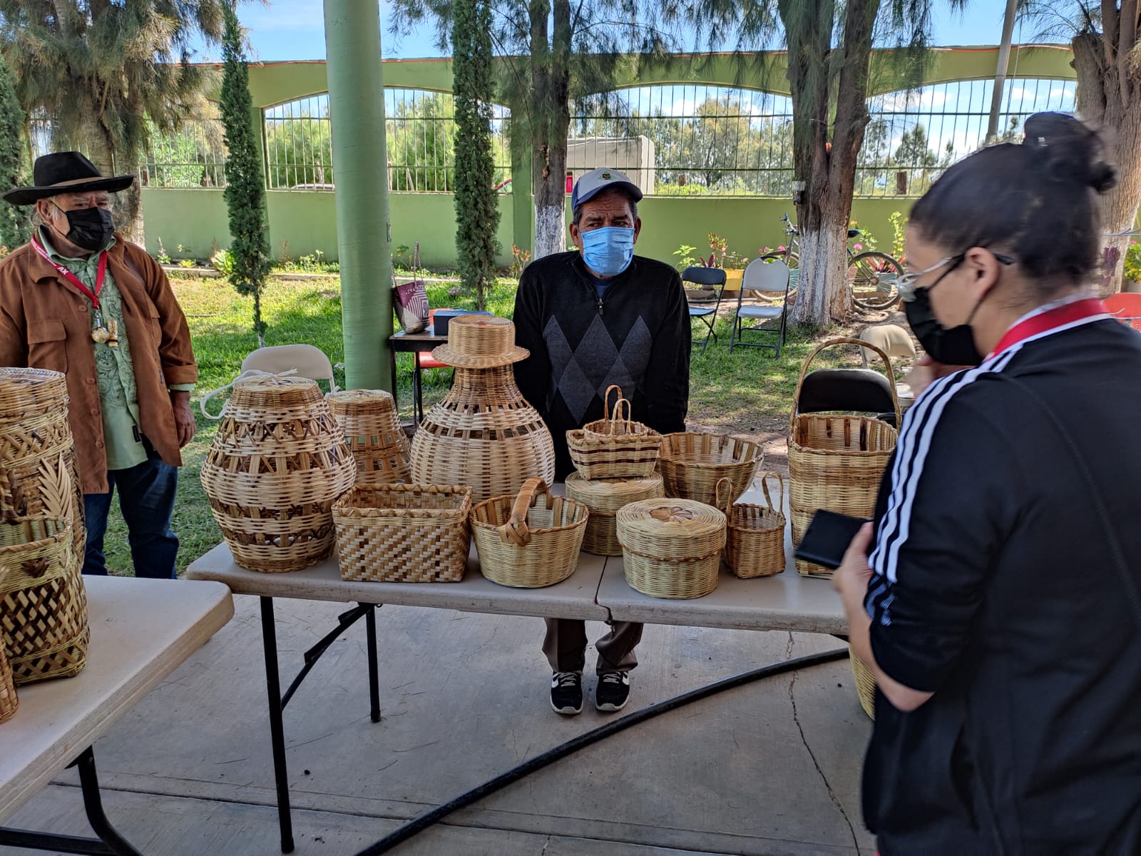 foto visita a escuela rural