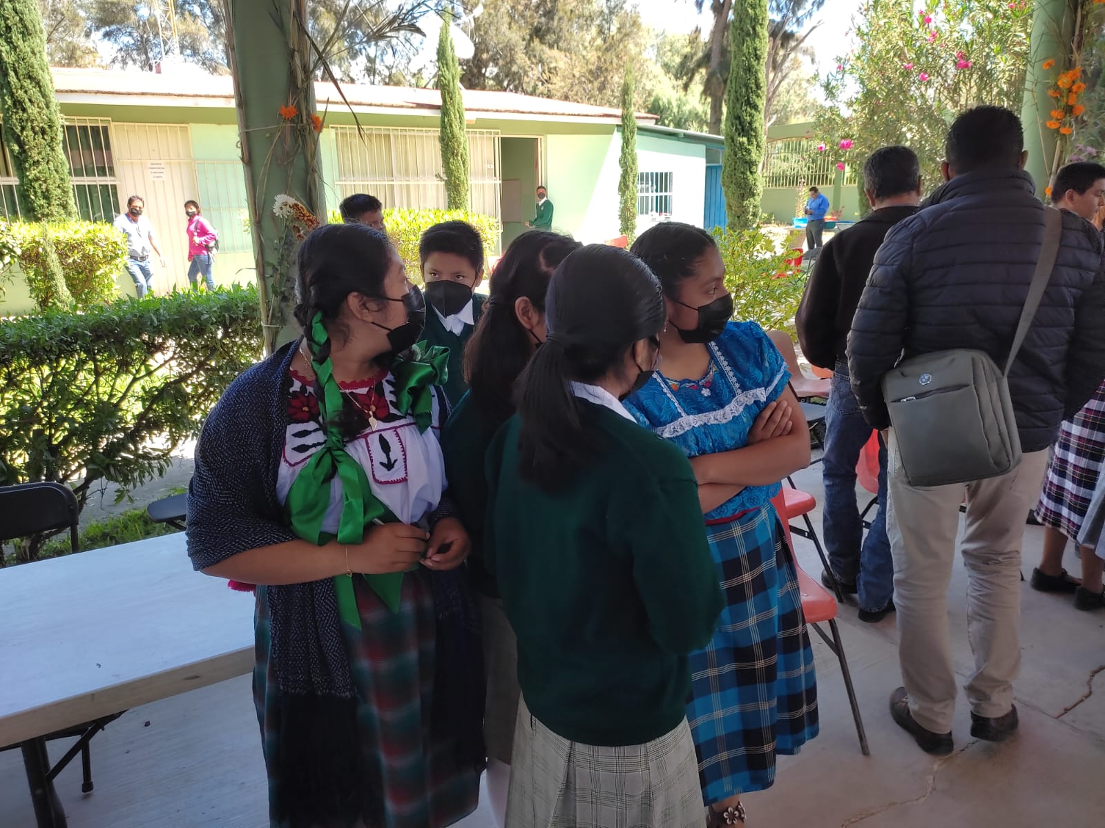 foto visita a escuela rural