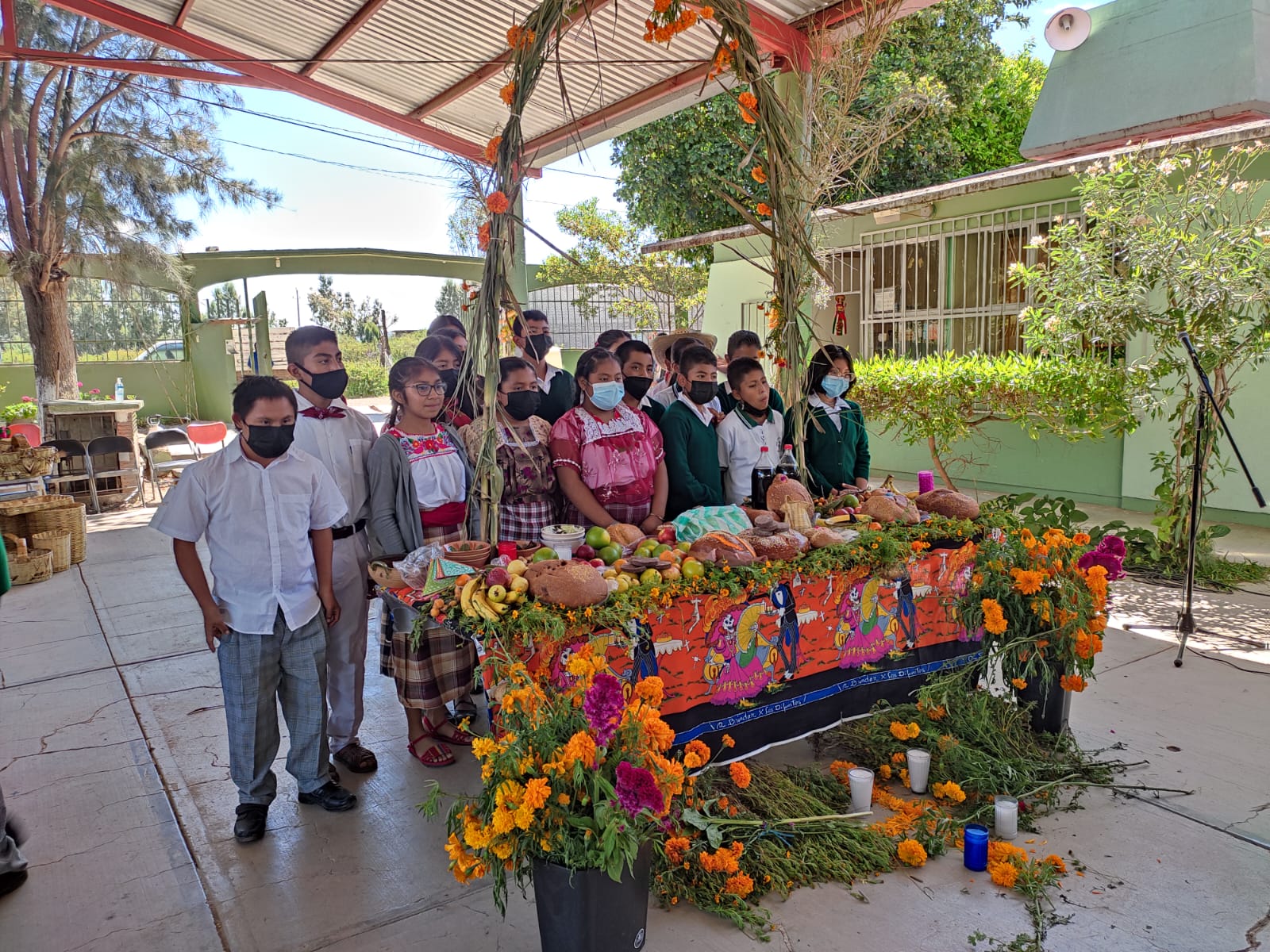 foto visita a escuela rural