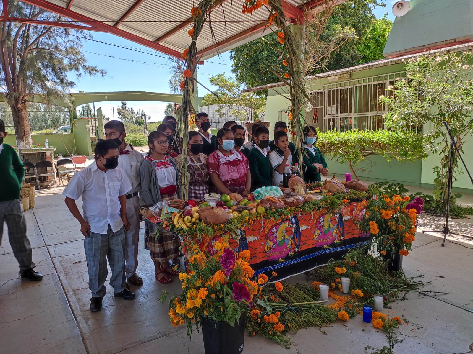 foto visita a escuela rural