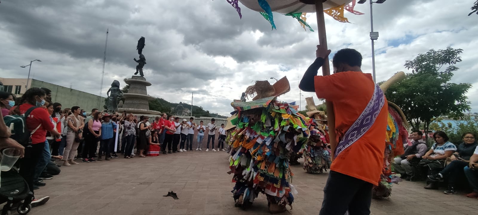 foto visita a escuela rural