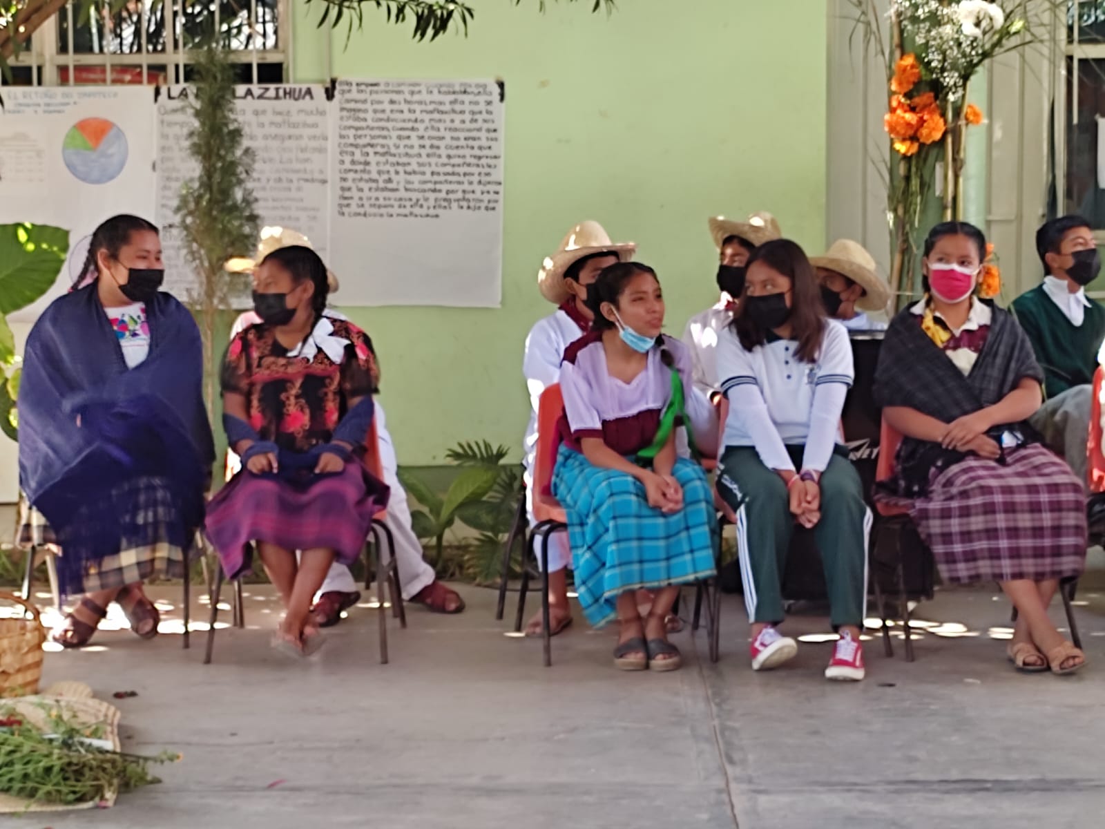 foto visita a escuela rural