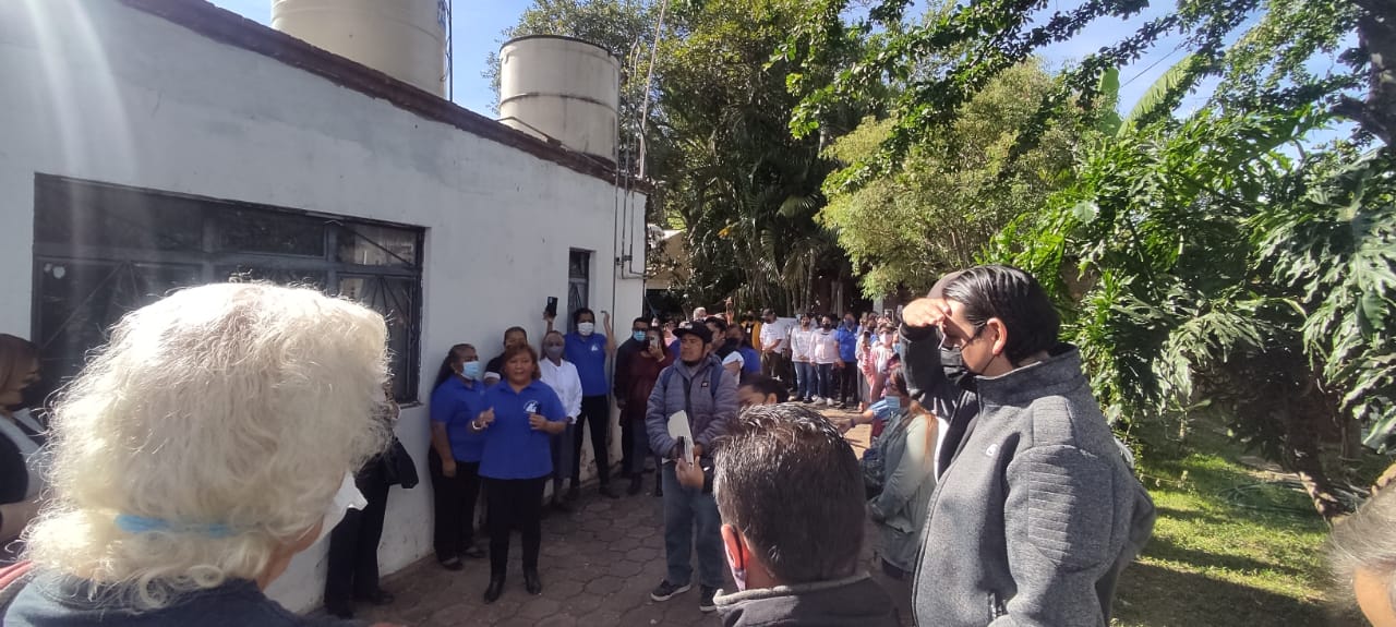 foto visita a escuela rural
