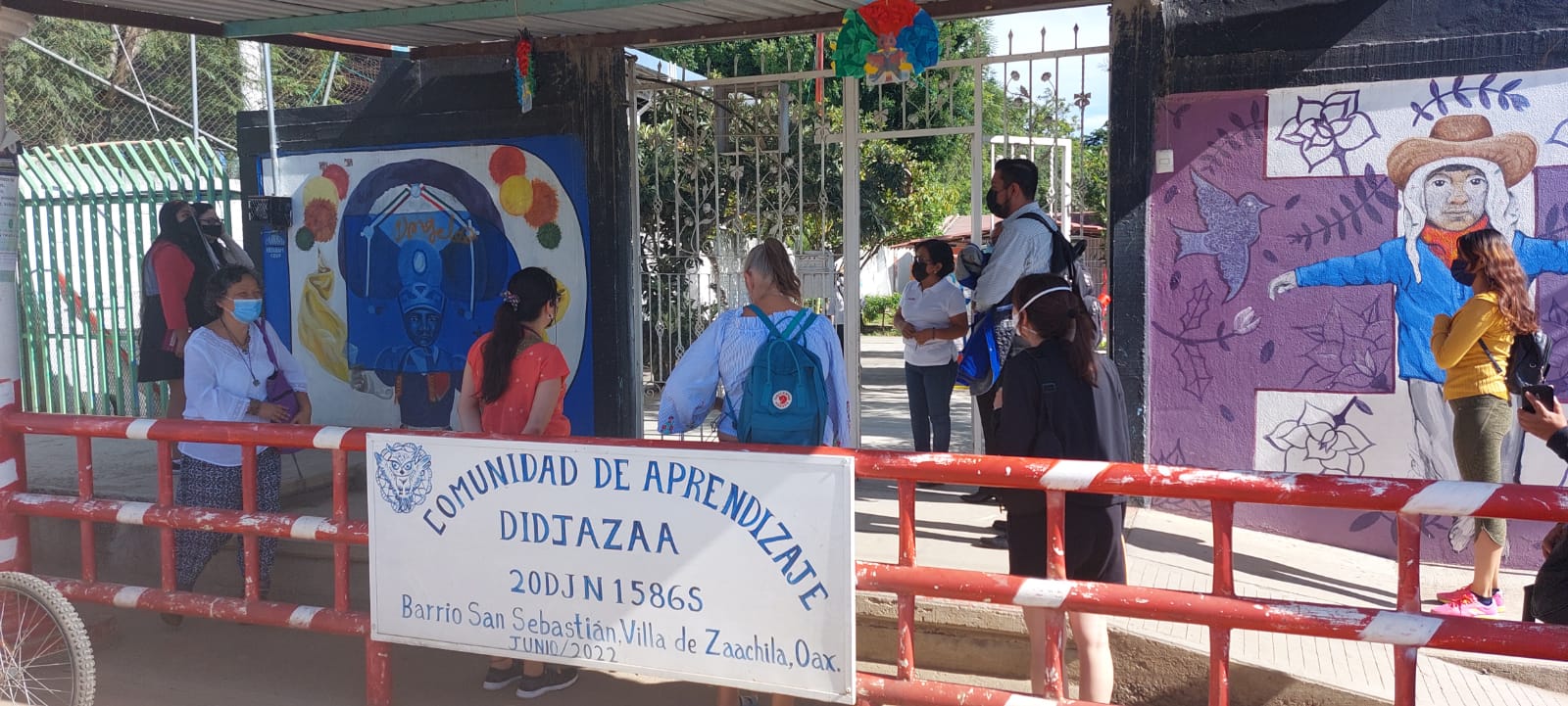 foto visita a escuela rural