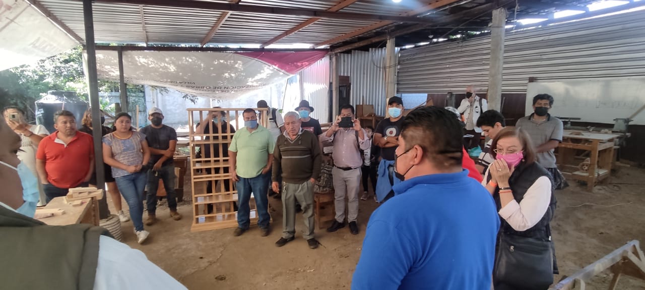 foto visita a escuela rural