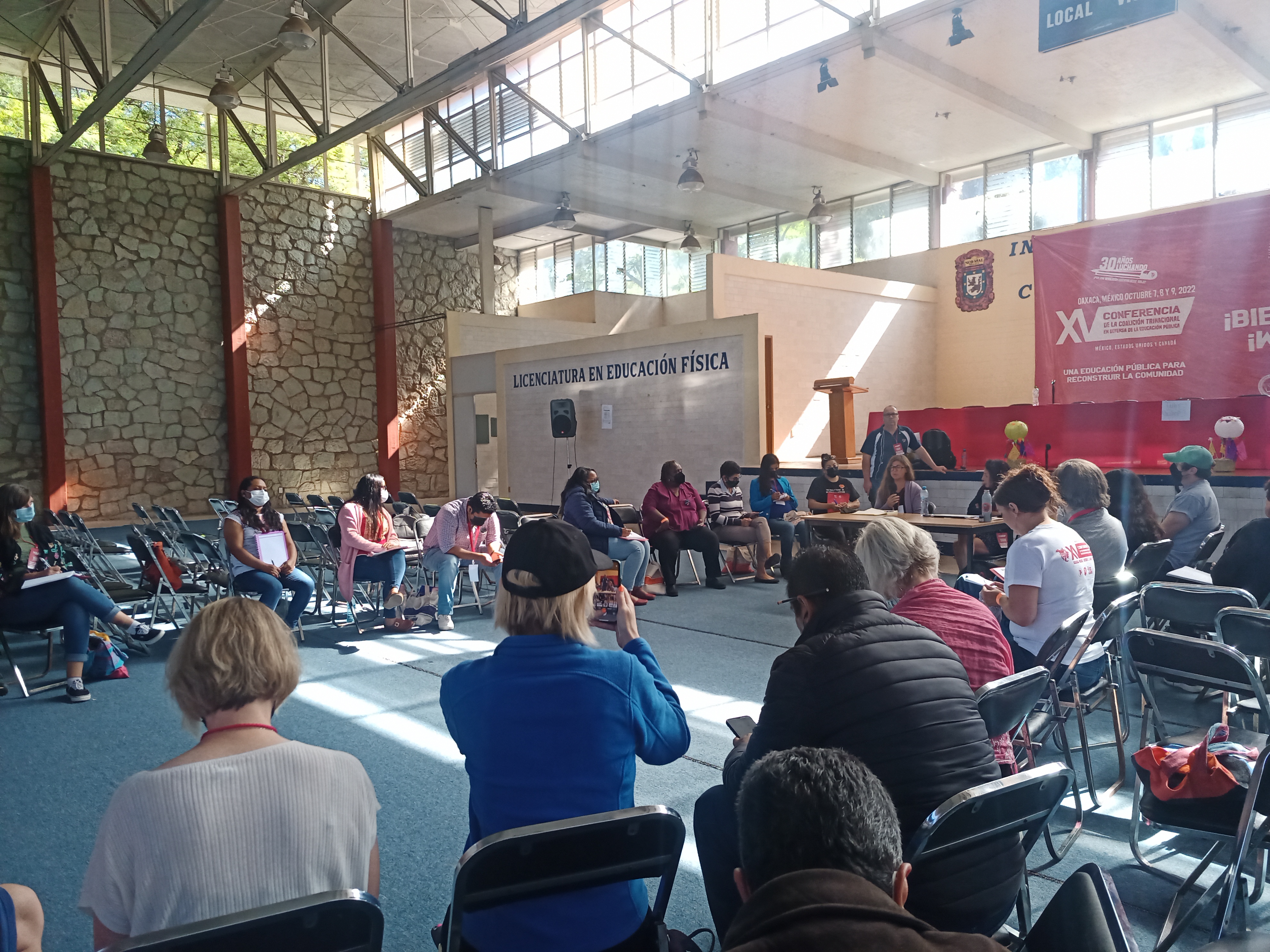 foto visita a escuela rural